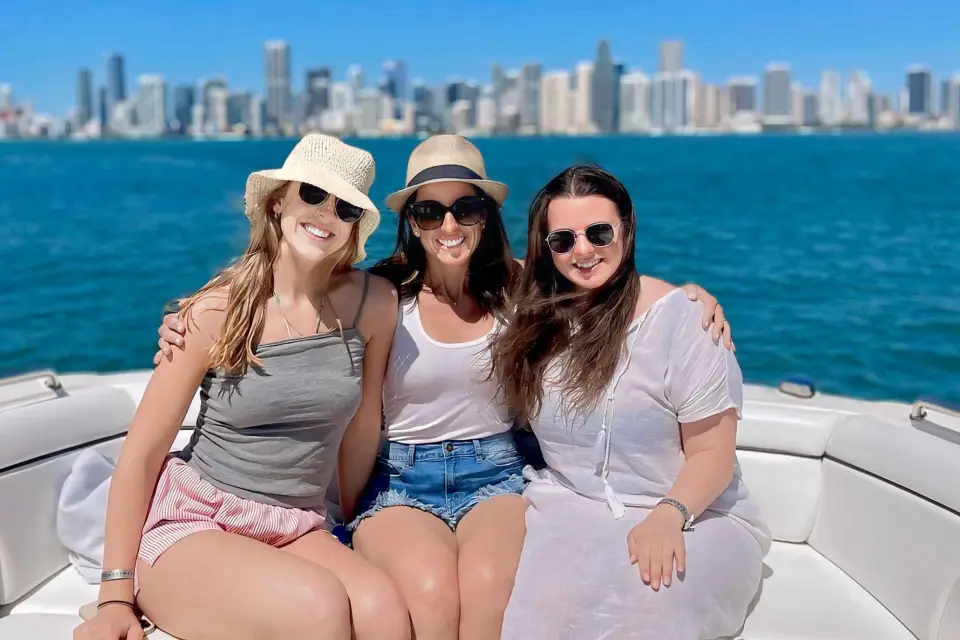 Miami: Tour en barco privado 29' SeaRay SDX Coastal Highlights