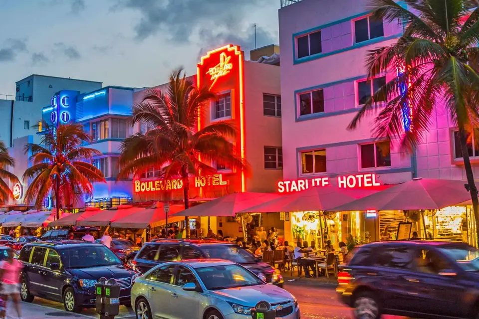 Miami: Tour nocturno en autobús descapotable con guía en directo