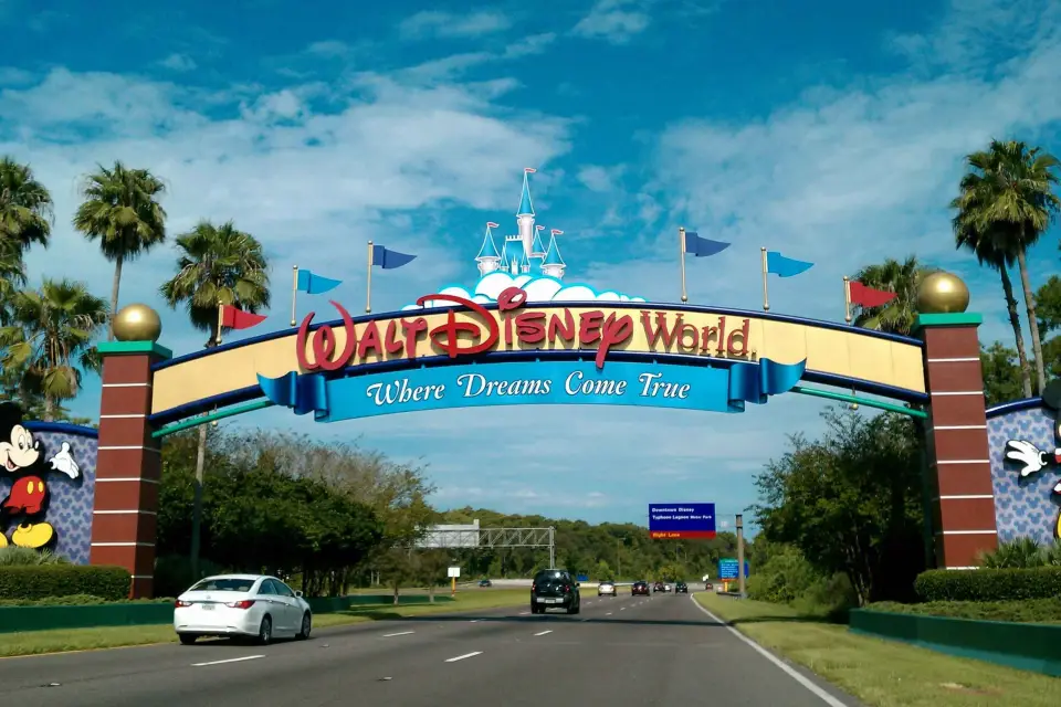 Desde Miami: Traslado en autobús a los Parques Temáticos de Orlando