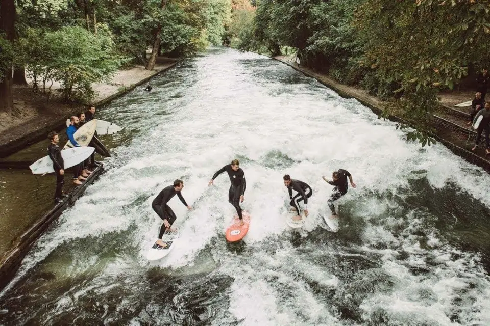 Múnich: 3 horas de increíble surf fluvial - Eisbach en Múnich 2024