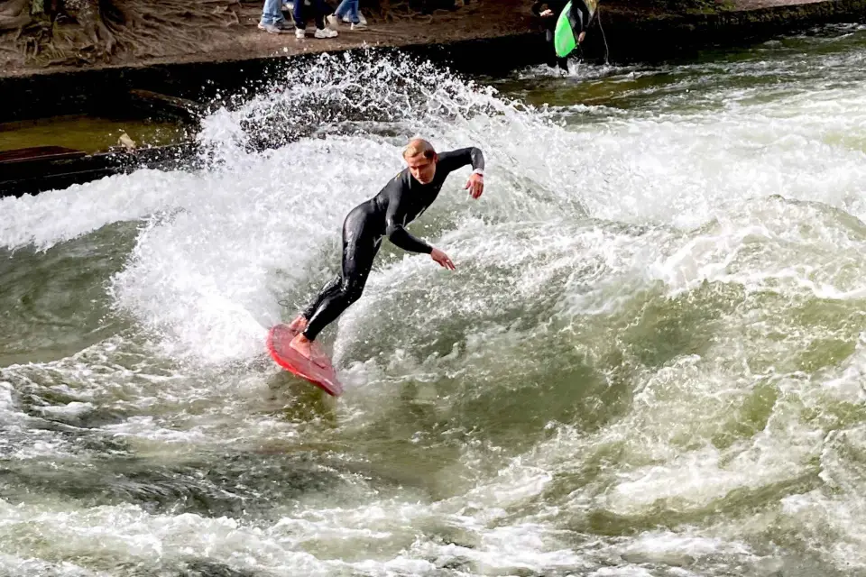 Múnich: 3 horas de increíble surf fluvial - Eisbach en Múnich