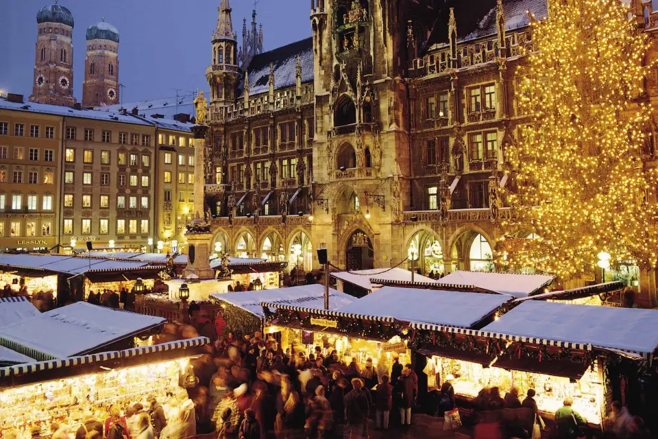 Múnich: Excursión de 2 horas por los Mercados Navideños y el Pueblo Navideño