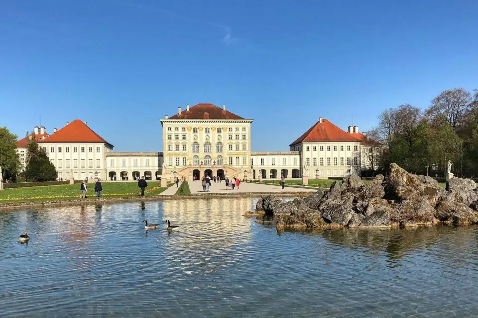 Excursión al Palacio de Nymphenburg de Múnich con coche privado/furgoneta