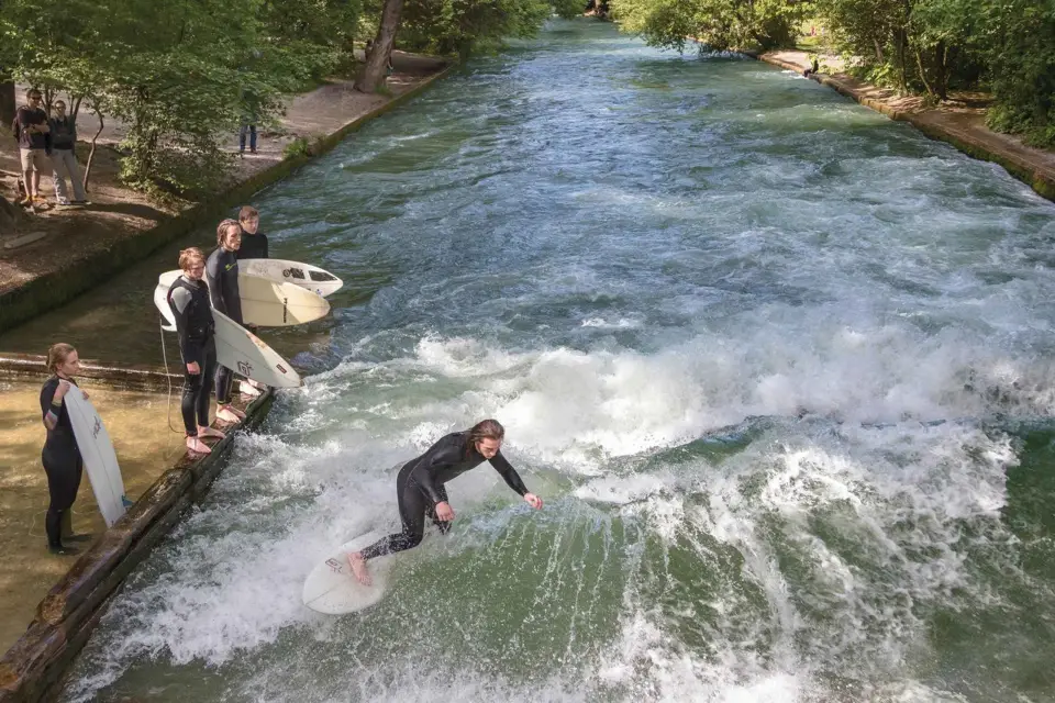 Múnich: Experiencia de surf en el río Eisbachwelle