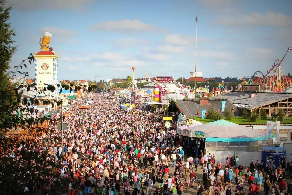 Múnich: Reserva para la noche de la Oktoberfest en la carpa VIP del vino