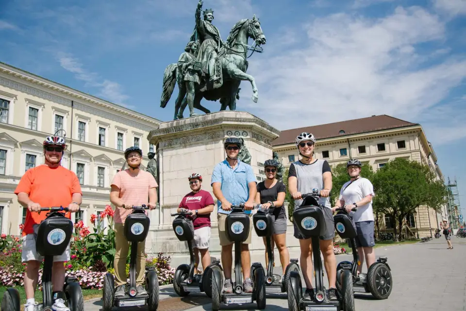 Tour en Segway de 3 horas por Múnich: Múnich Nazi y Arquitectura Real