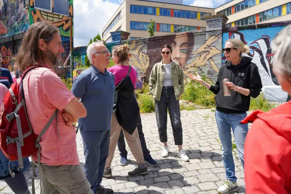 Múnich: Visita guiada en bicicleta por el arte callejero con entrada al MUCA