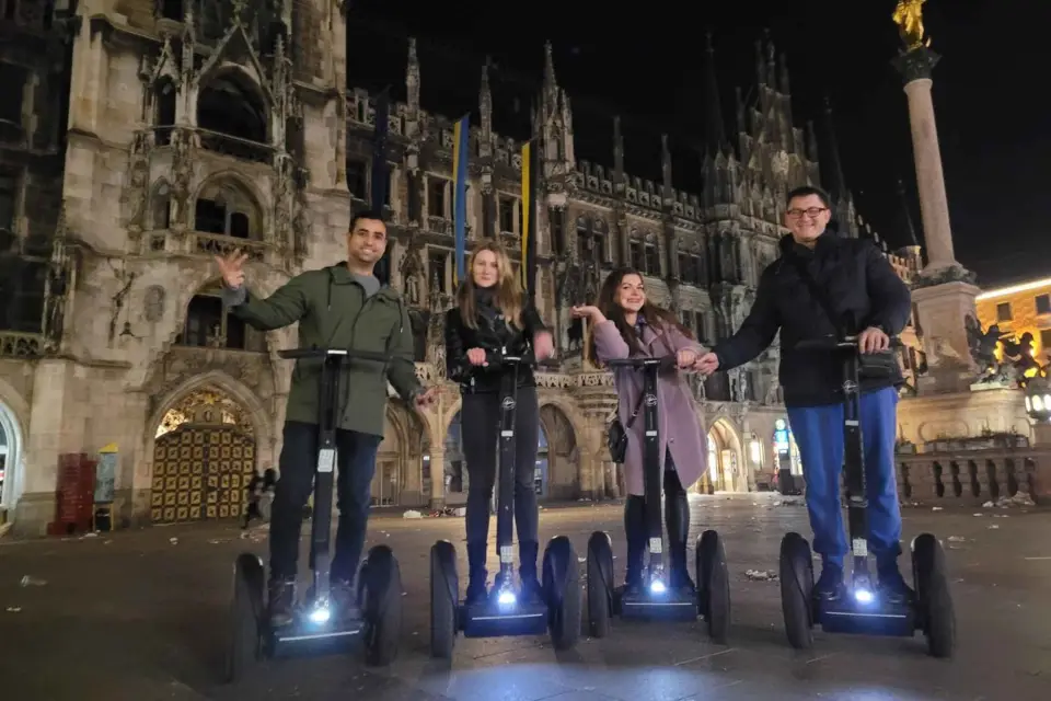 Múnich: Visita guiada nocturna en Segway