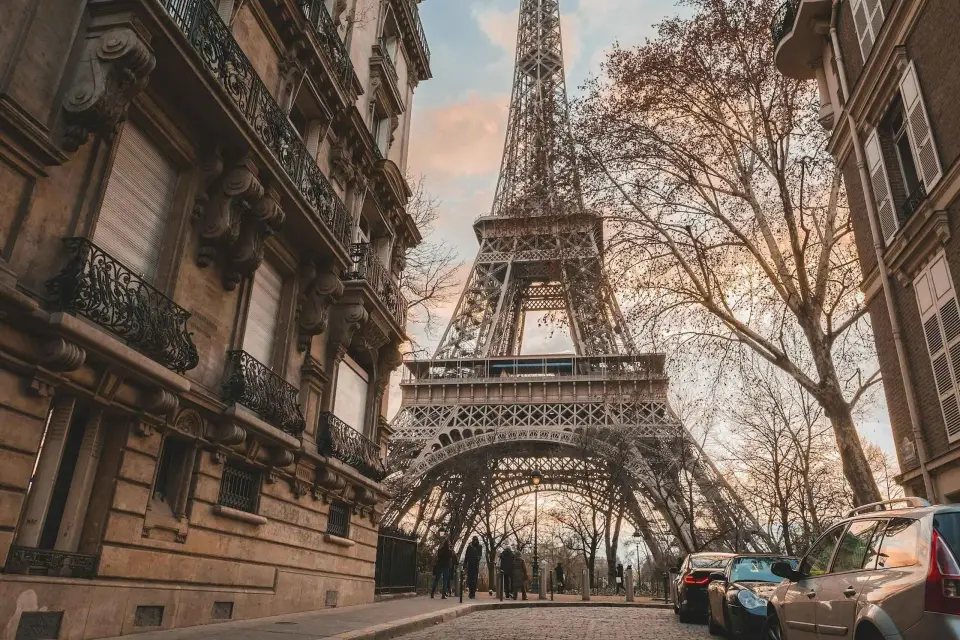 Acceso reservado a la Torre Eiffel con paradas para sesión de fotos