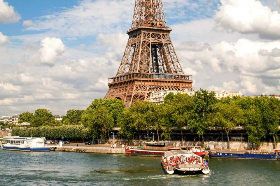 París: Acceso a la Torre Eiffel y Crucero por el Sena