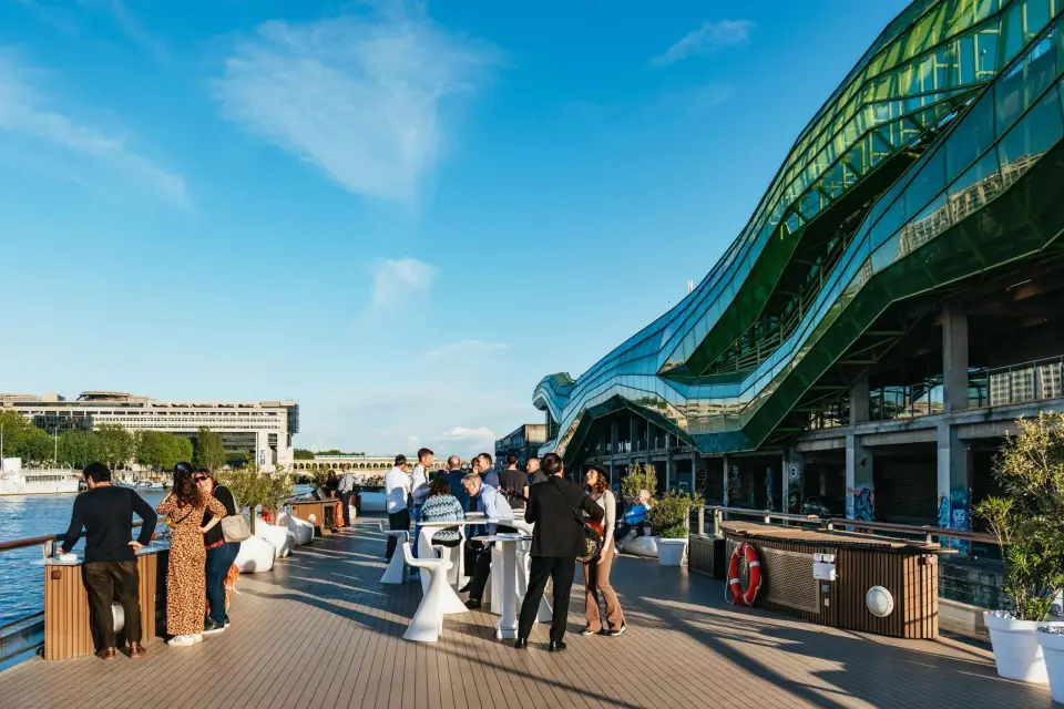 París: Cena Crucero Gastronómico por el Sena con Música en Directo