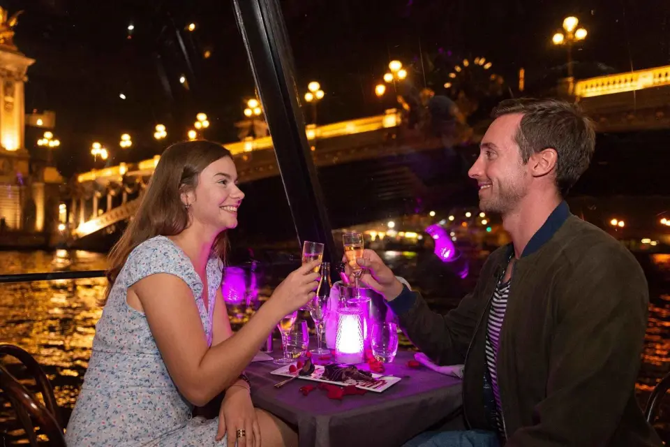 París: Cena Crucero de San Valentín por el Sena