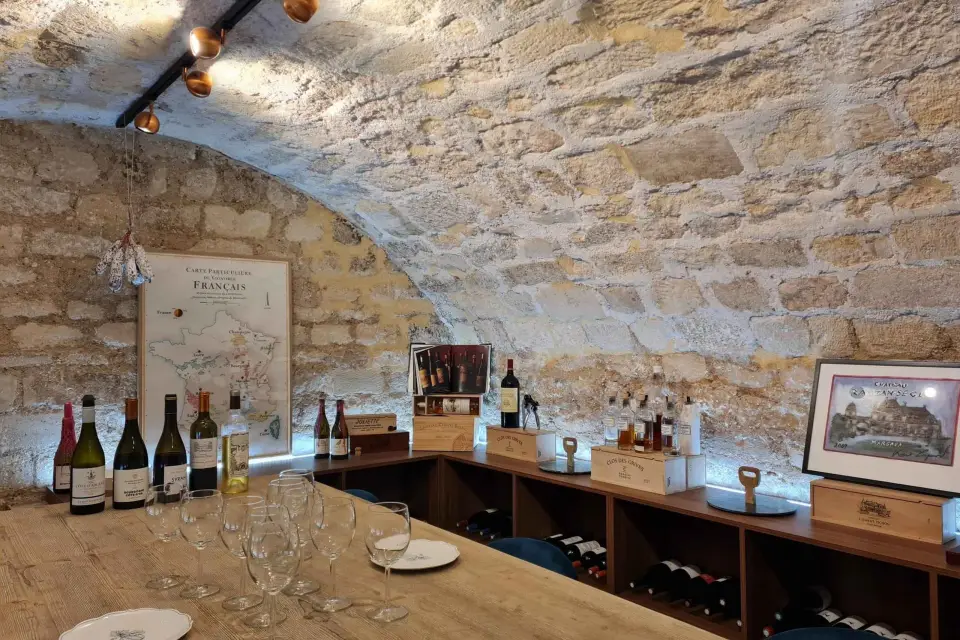 París: Clase magistral de cata de vinos y quesos cerca de la Torre Eiffel