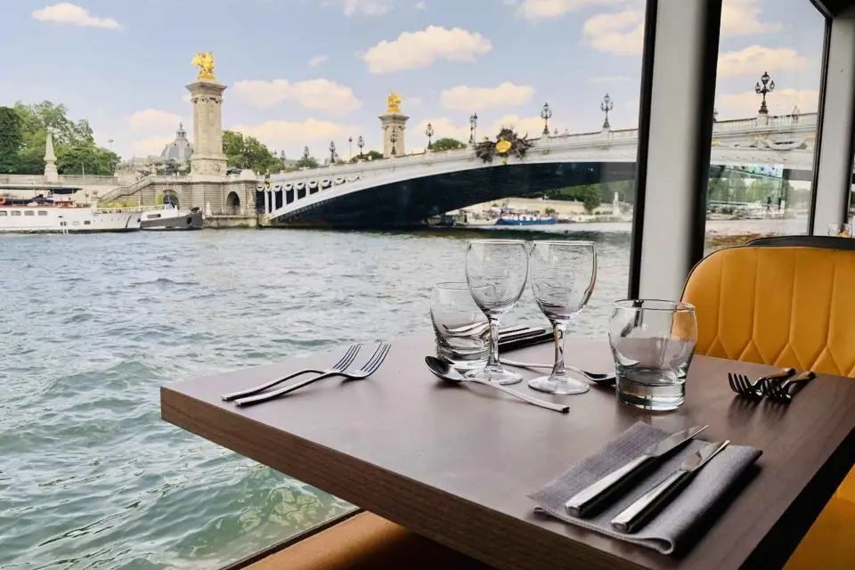 París : Crucero con Cena Bistronómica por el Sena