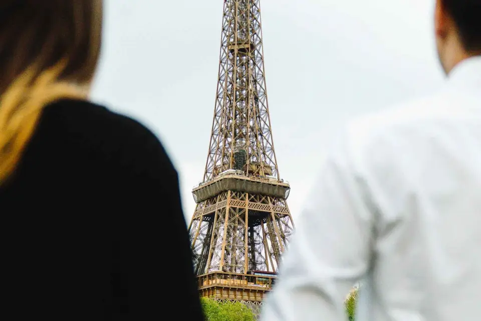 París: Crucero por el Sena con Aperitivo o Cena