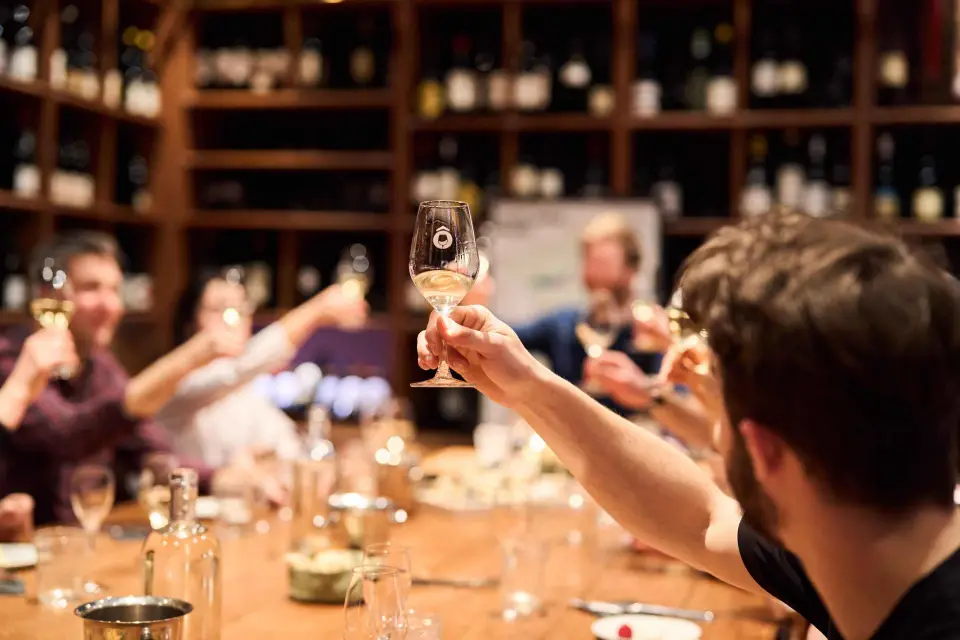 París: degustación de vino con cena en Ô Chateau