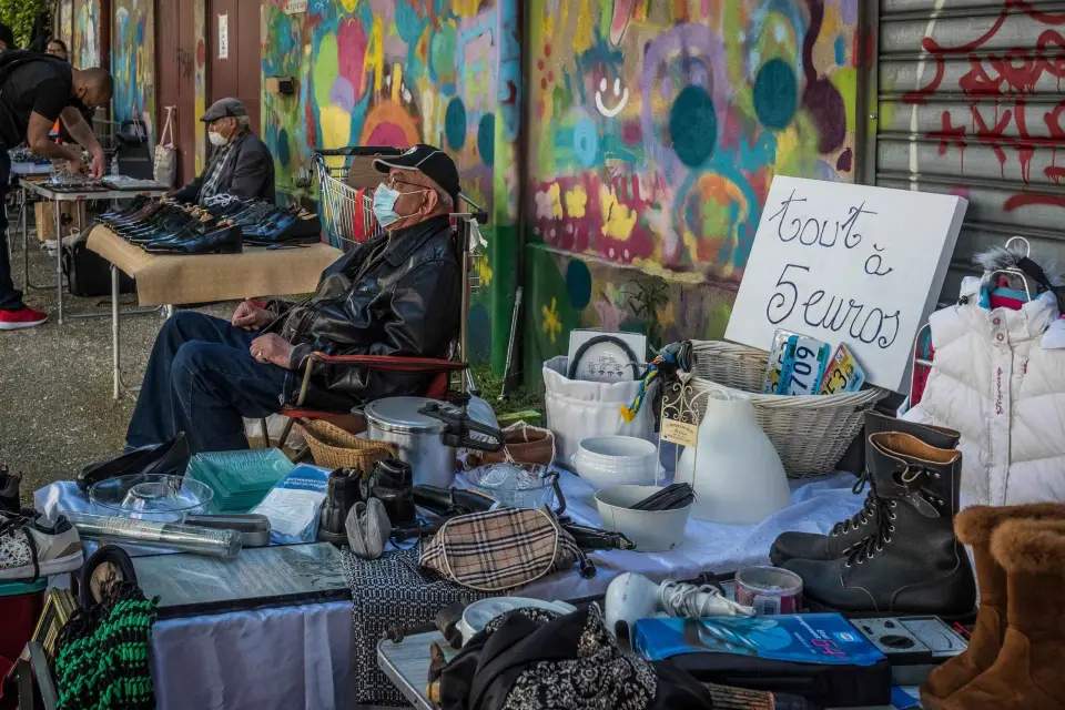 Discover the famous flea market of Vanves in Paris - 14th