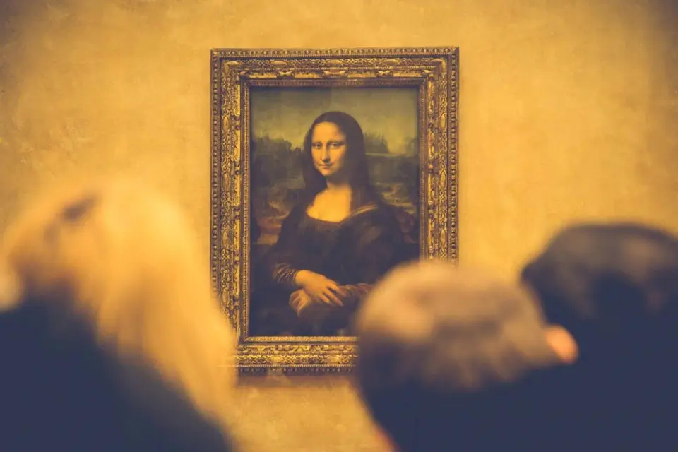 París: Entrada al Museo del Louvre y Acceso a la Mona Lisa con Anfitrión