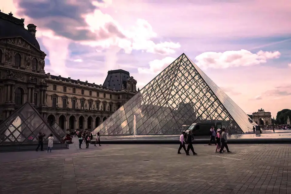 La Experiencia Definitiva del Louvre (Opciones: Desayuno y Crucero