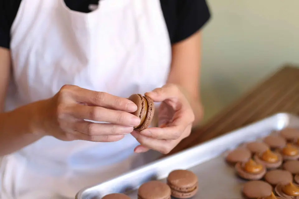 Paris: Macarons Cooking Class With Local Baker