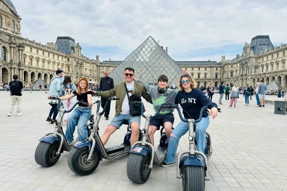 París: Lo más destacado de la ciudad Recorrido en e-Scooter o e-Bike Fat Tire