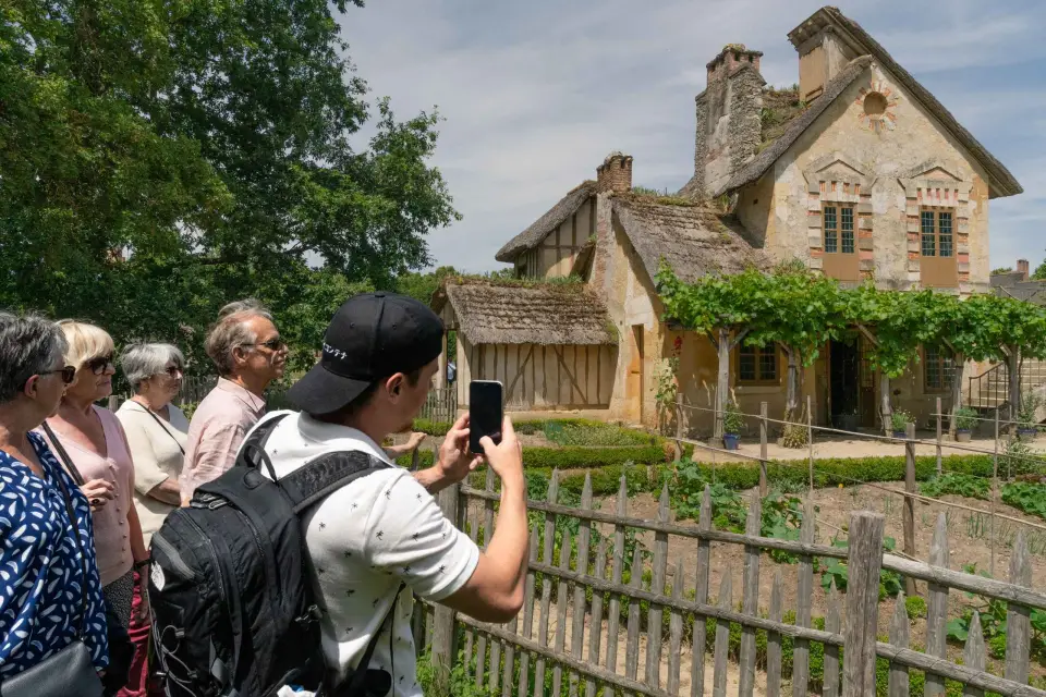 Desde París: Petit Trianon de María Antonieta y visita a la finca