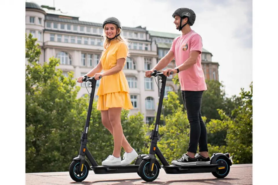 París: Recorrido en E-Scooter en grupo reducido con un guía local