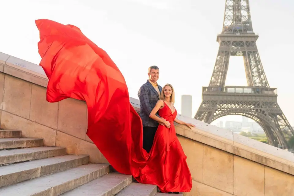 París : Sesión de fotos privada con vestido volador junto a la Torre Eiffel