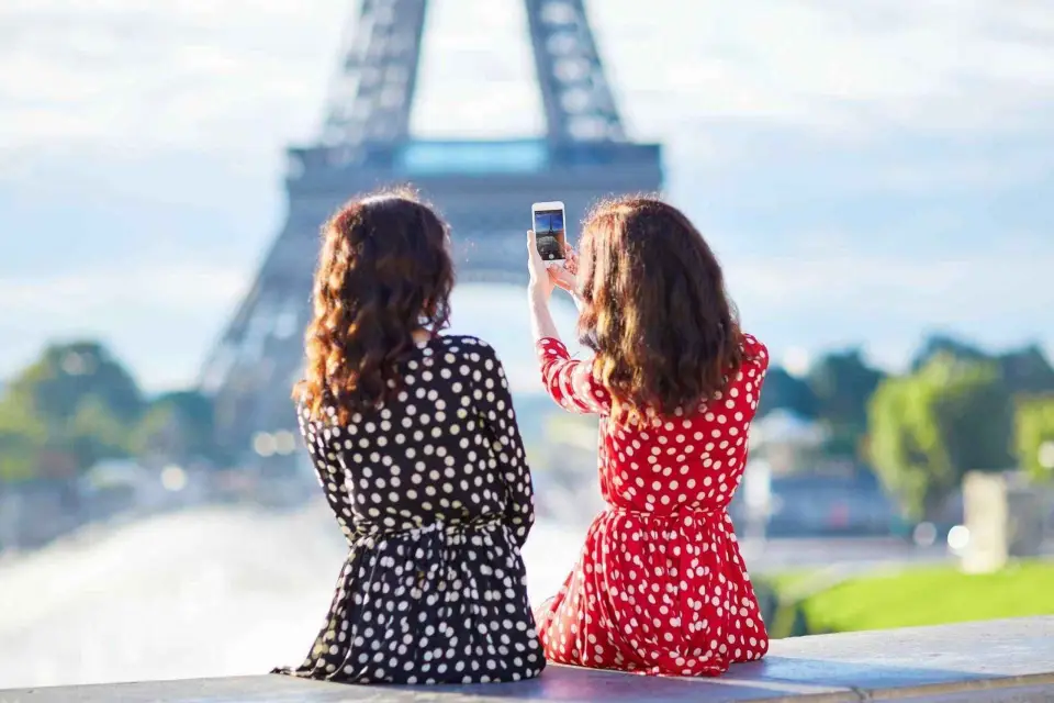 Tarjeta turística de París: Acceso a más de 45 tours a pie en la App