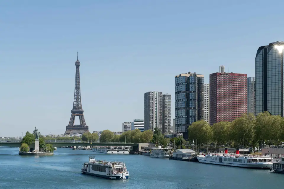 Theo Boat/París : Almuerzo Crucero por el Sena con azotea