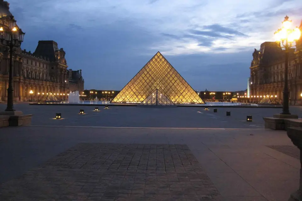 París: Ticket de entrada temporizada al Museo del Louvre con audioguía