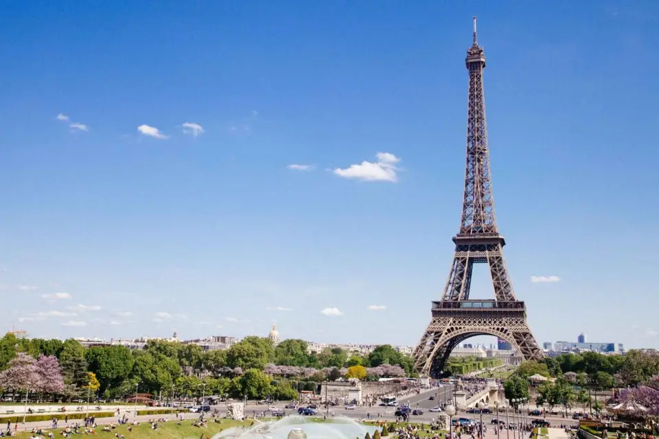 París: Ticket de entrada a la Torre Eiffel y crucero por el Sena