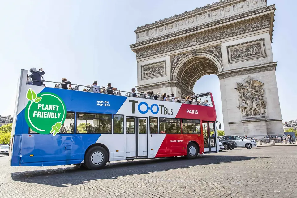 París: Tour en autobús turístico con paradas libres Tootbus