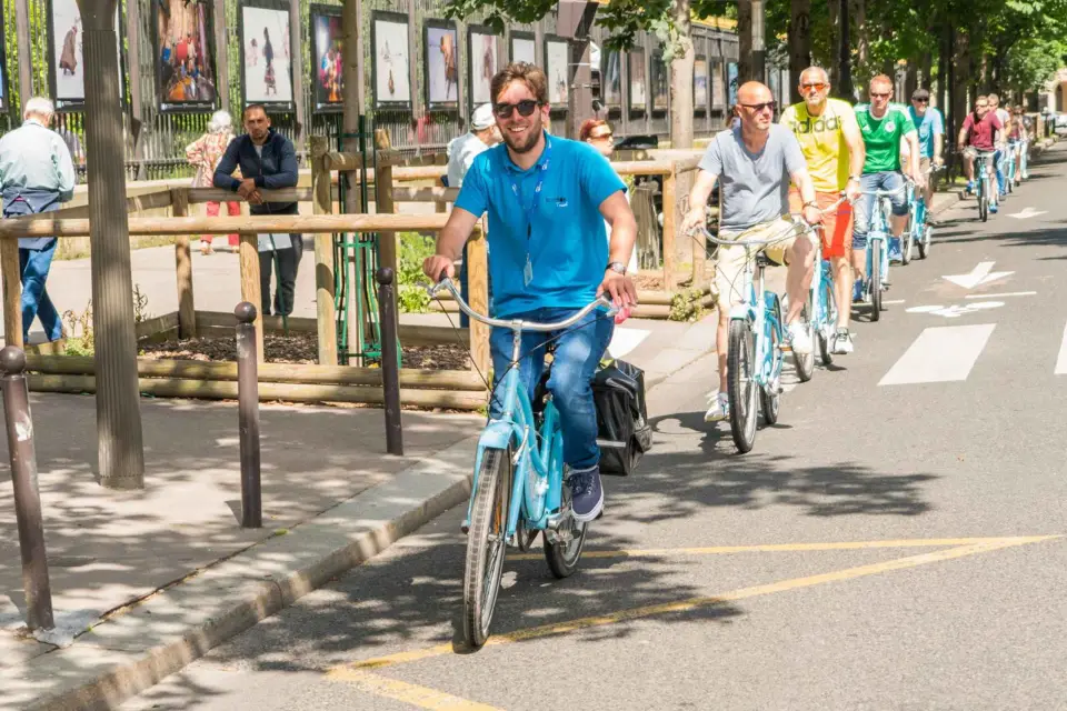 París: tour en bici de 4 horas por zonas menos conocidas
