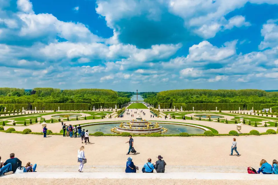 Desde París: Tour de día completo con guía por Versalles