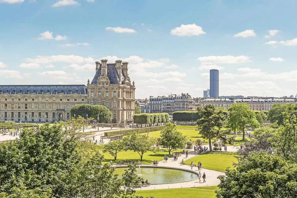 París: Tour familiar privado del Louvre para niños con ticket de entrada