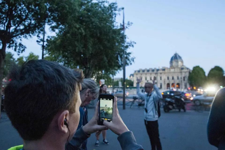 París: Tour a pie nocturno de Fantasmas, Leyendas y Misterios