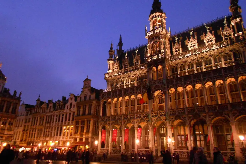 Tour privado de día completo de Bruselas desde París