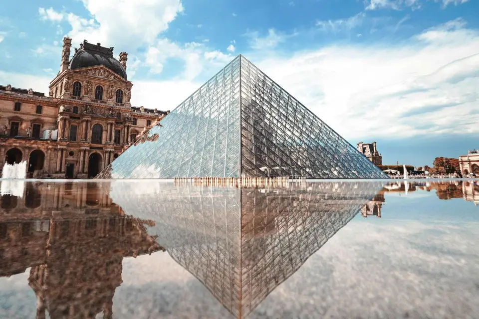 París: Tour privado exclusivo sin colas de los Tesoros del Louvre