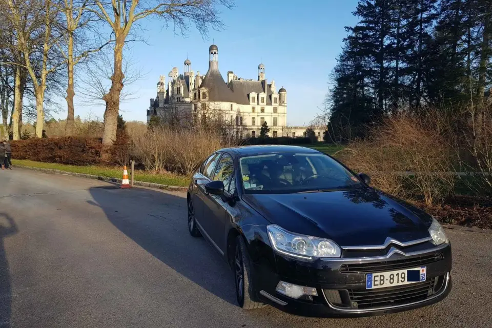 París: Traslado Privado Premium desde/hasta el Aeropuerto CDG