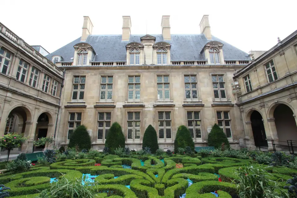 A través de la historia de París: visita familiar al Carnavalet