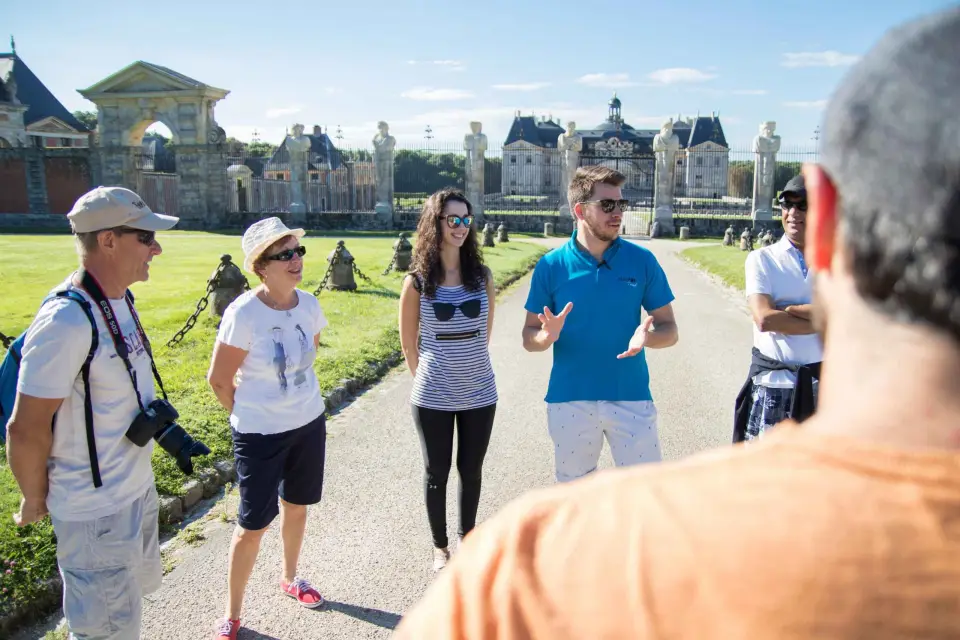 Desde París: Visita al Castillo de Fontainebleau y Vaux-Le-Vicomte