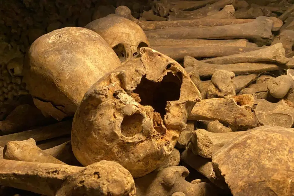 París: Visita de las Catacumbas en grupo reducido con entrada sin hacer cola