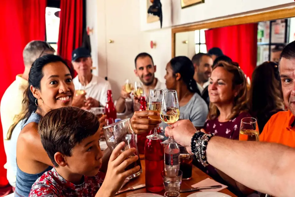 París: Visita a pie con degustación de comida en Montmartre con Plato Secreto