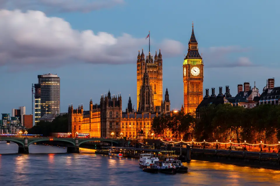 Paseo nocturno por el Londres actual