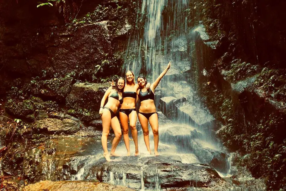 Circuito de Cuevas y Cascadas en el Parque de Tijuca; Río de Janeiro