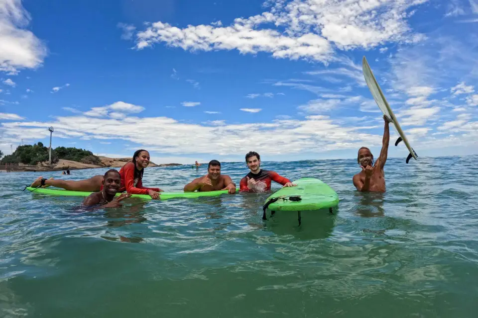 ¡Clases de surf con instructores locales en Copacabana/ipanema!