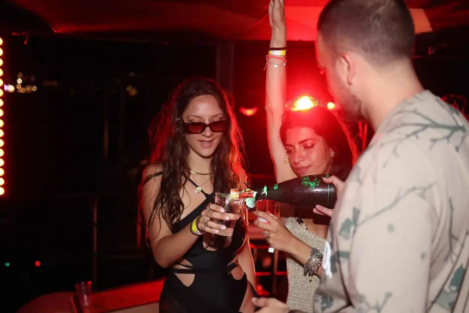 Experiencia inolvidable en una fiesta en barco