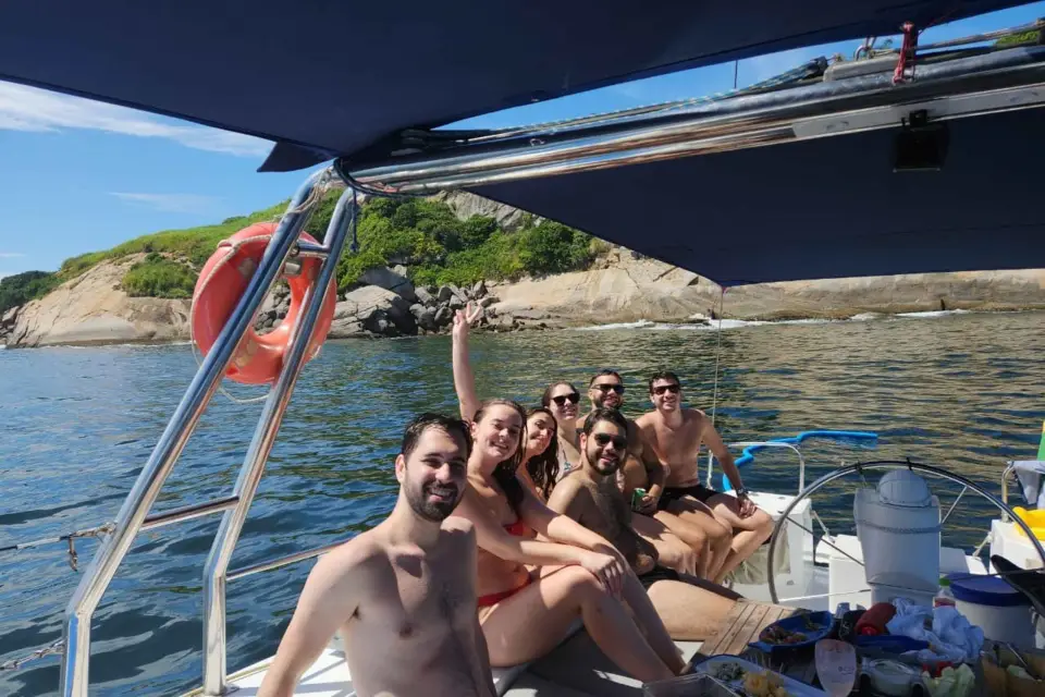 Río de Janeiro: Paseo en Velero por la Bahía de Guanabara y Barra Libre