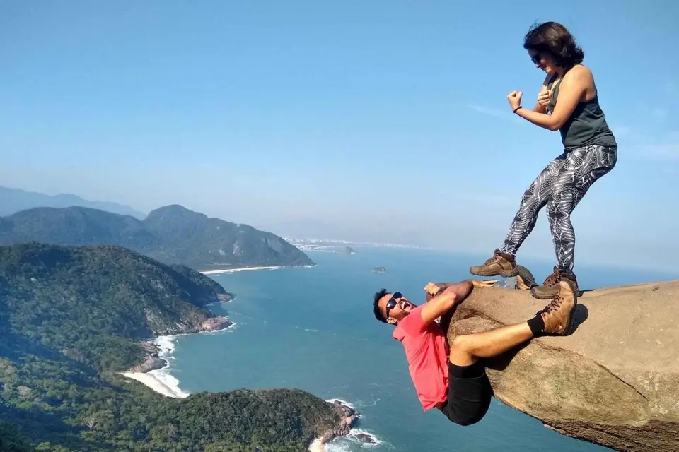 Pedra do Telégrafo: Senderismo y Exploración de la Playa